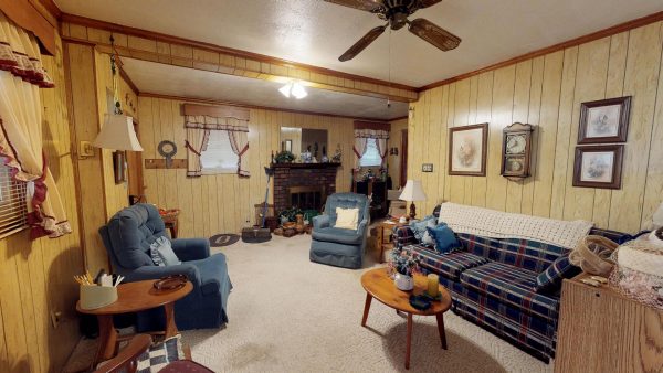 409 Laurel Ct Living Room Items - Image 3