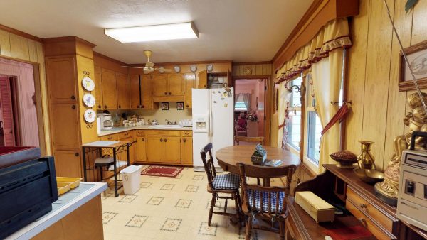 409 Laurel Ct Kitchen
