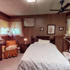 409 Laurel Ct Master Bedroom