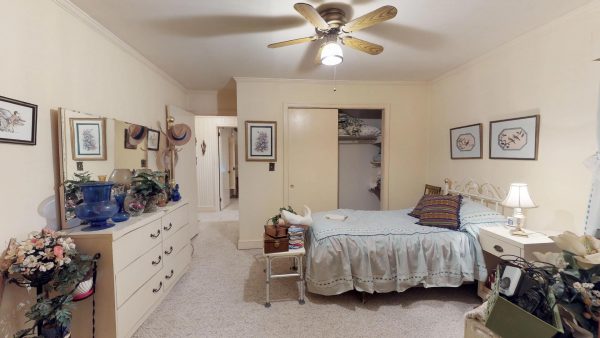 409 Laurel Ct 2nd Bedroom Items - Image 2