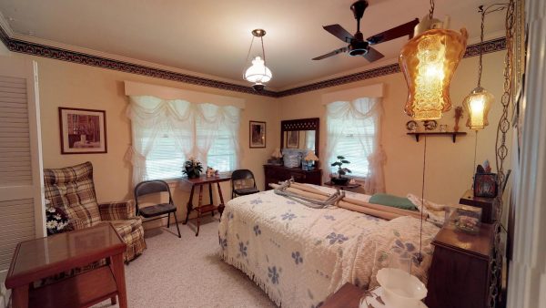 409 Laurel Ct 3rd Bedroom Items